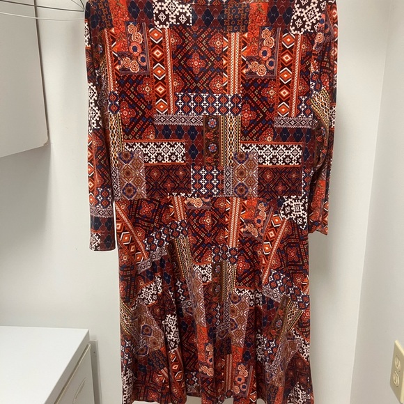 Forever 21 Patchwork V-Neck Long Sleeve Dress - Picture 3 of 4